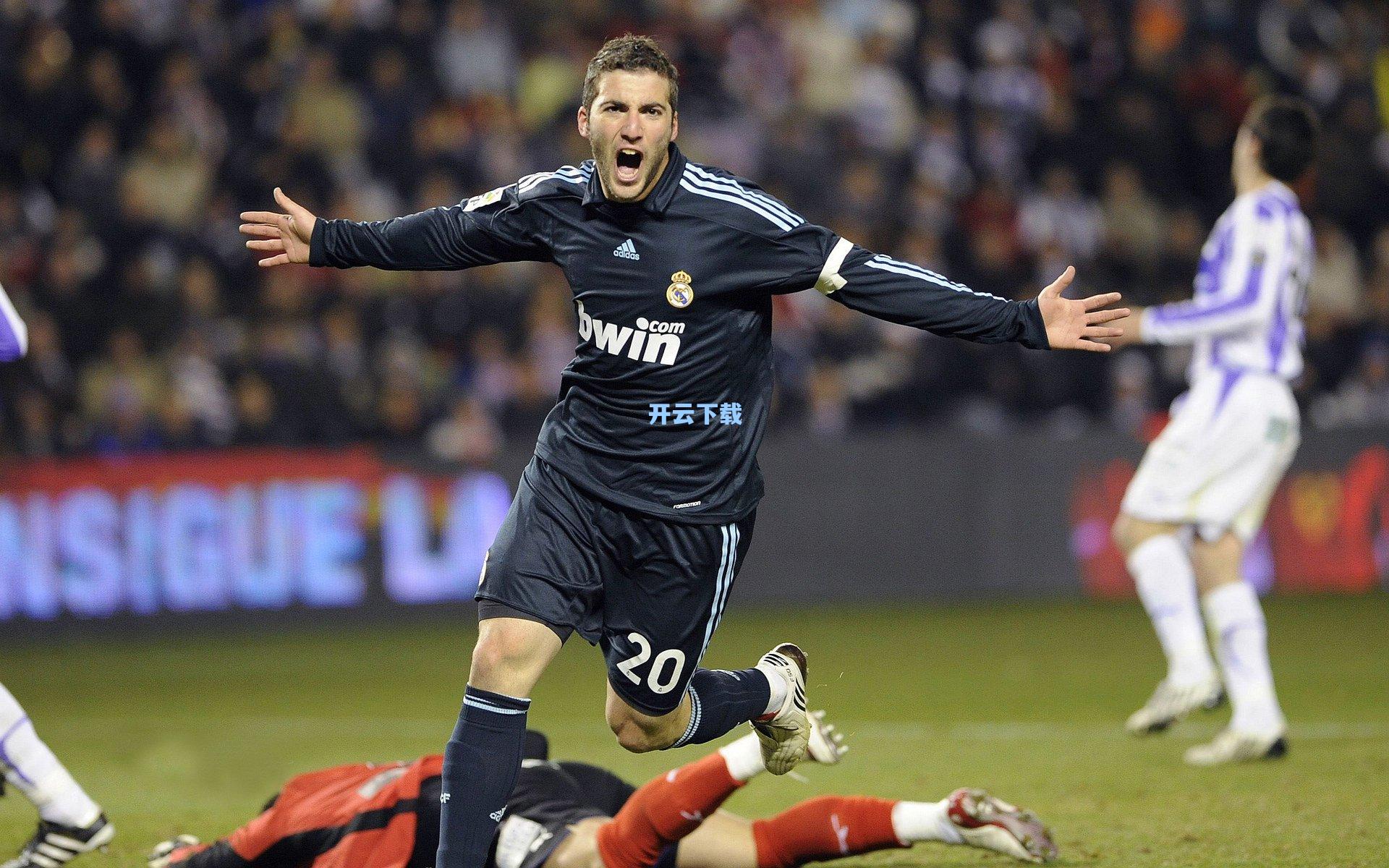 转会市场风云再起,豪门争抢新星,天价合约引爆夏窗