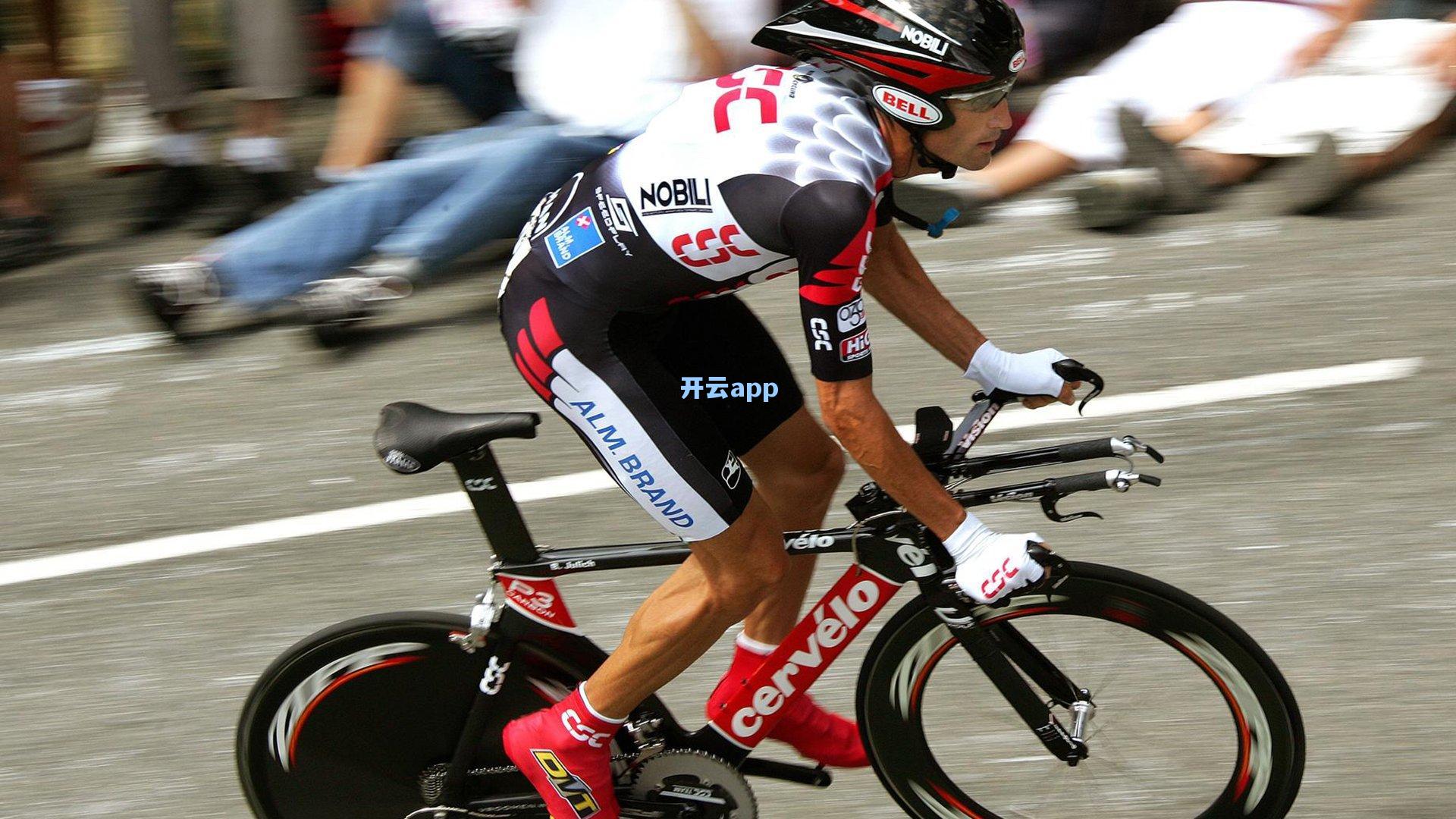 伊萨克斥资三万英镑购入顶级杜宾犬 球星场外安保再添猛将